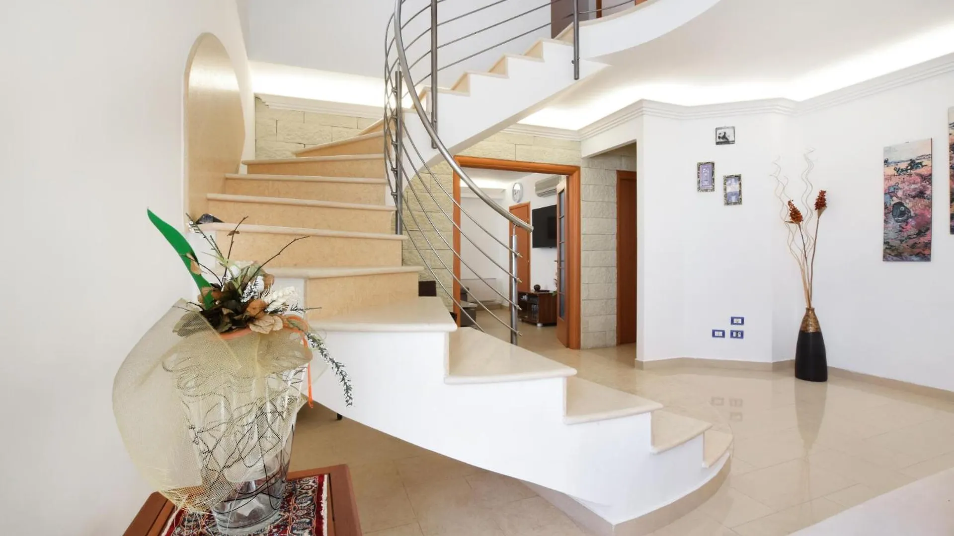 Awesome Home In Маринелла Дом отдыха