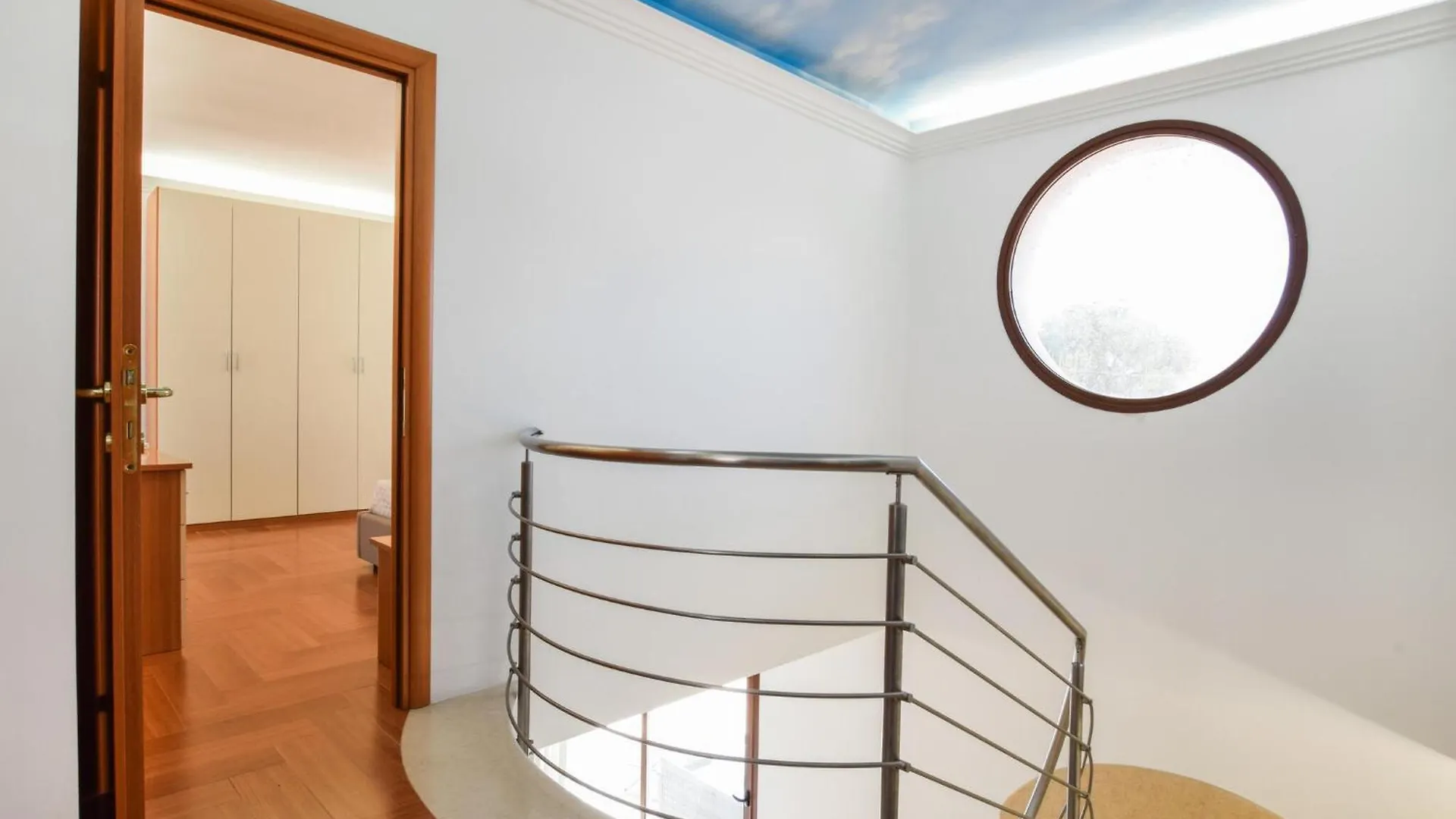 Awesome Home In Маринелла